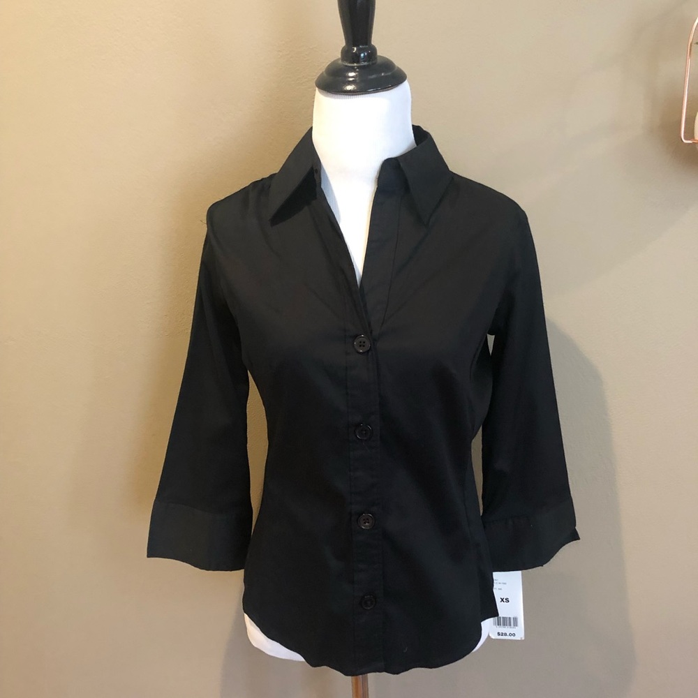 New with tags - Hilliard and Hanson mid-sleeve blouse XS. Stretch.
